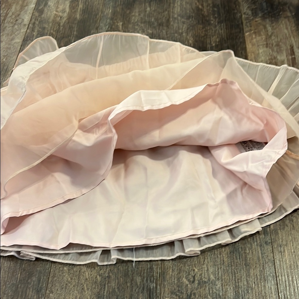 Elegant Peach Ruffled Skirt - Picture 4 of 8